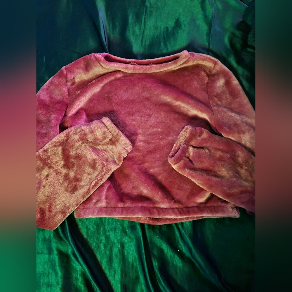 Soft red shirt cropped